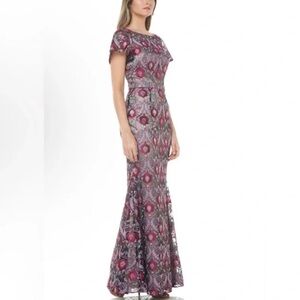 JS Collection Floral Embroidered Sleeve Formal Gown In Misty‎ Berry NWT Size 2